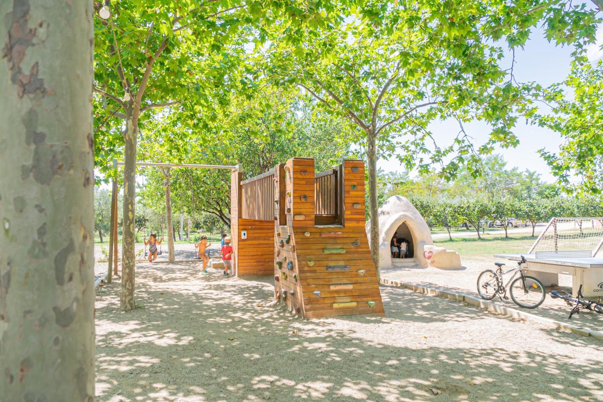 Hotel Ecologic Vinyols Camp Vinyols i Els Arcs Exterior foto
